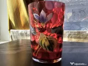 Vand pahar nou din cristal rubin. Are o vechime de peste 100 de ani. 
