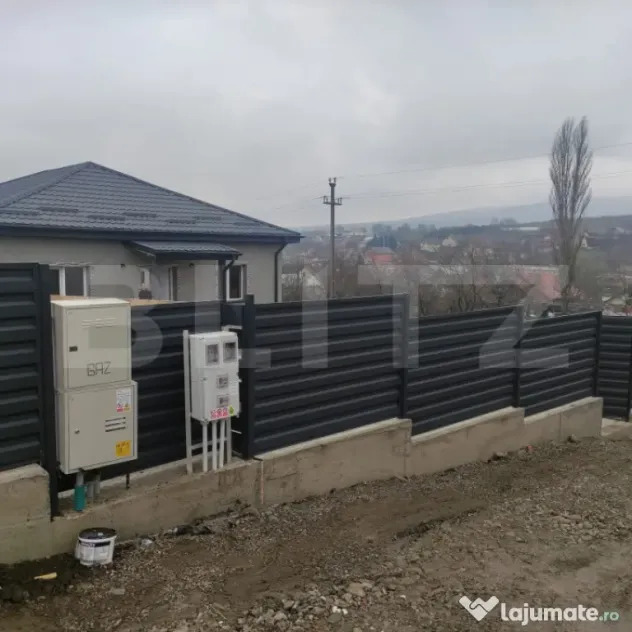 Casă de vânzare în Tomești – zonă centrală, lângă