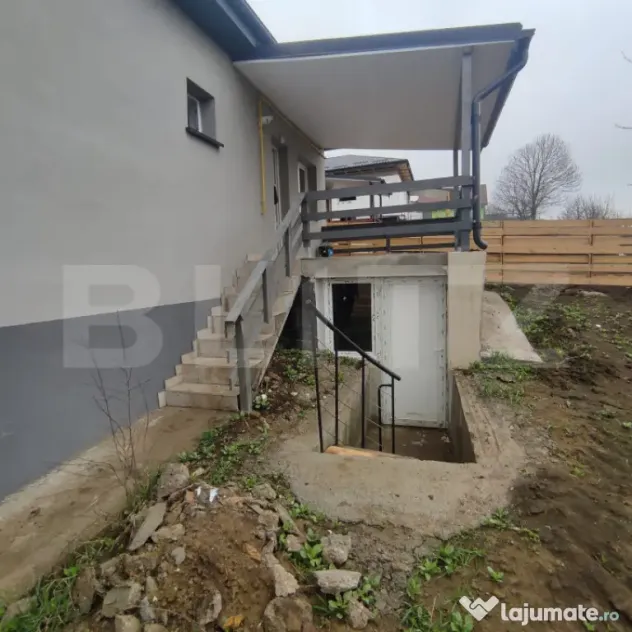 Casă de vânzare în Tomești – zonă centrală, lângă