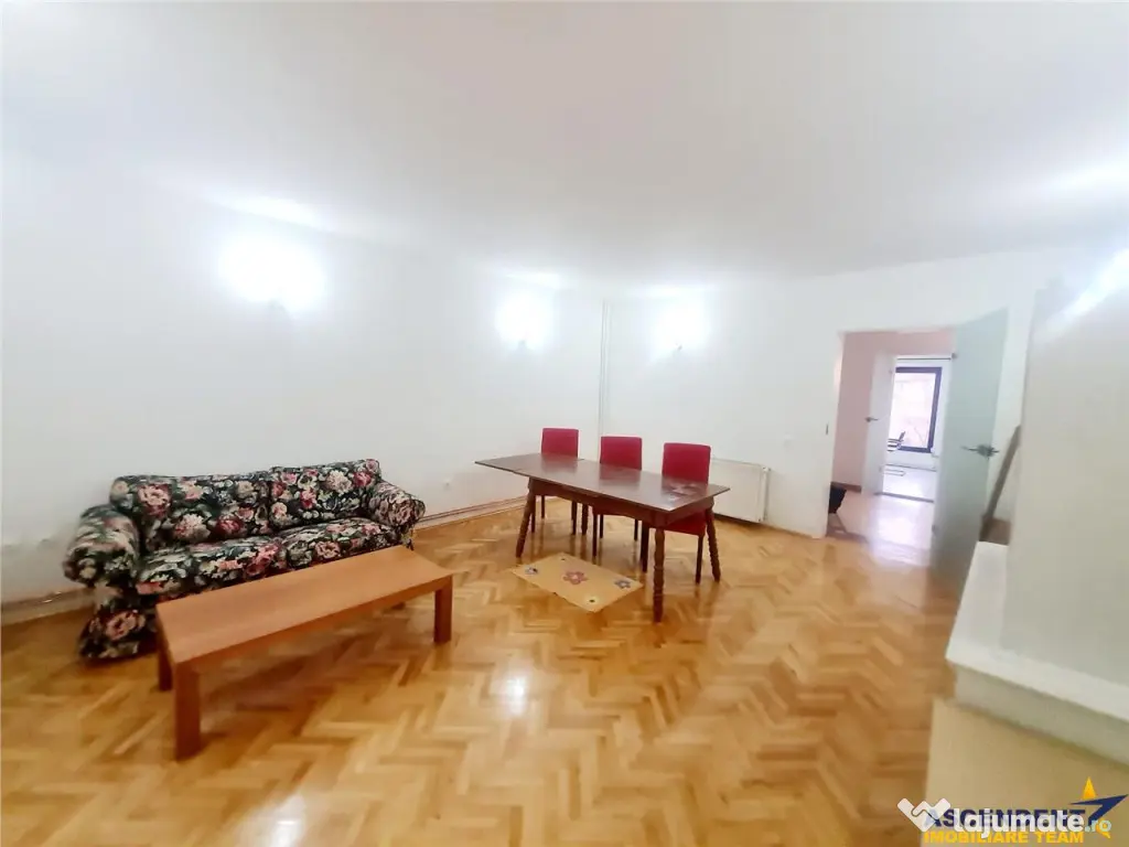 In Vintage style, cu acces auto in curte proprie, zona Star