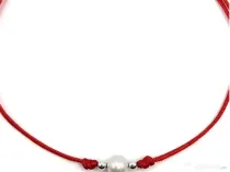 Bratara cu ata rosie