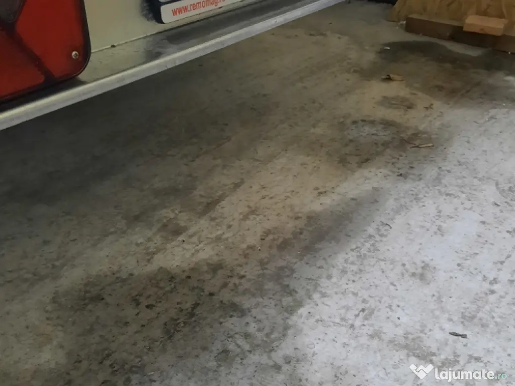 Remorca auto 750 kg,înmatriculată