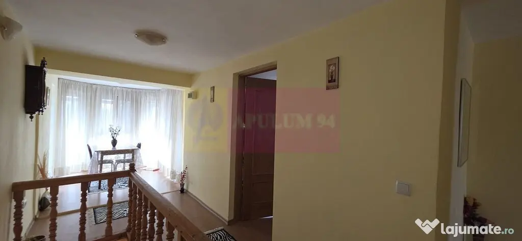 Casa de vanzare cu 3 camere in Poiana Campina