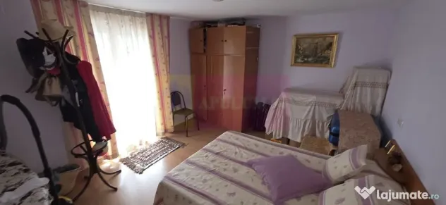 Casa de vanzare cu 3 camere in Poiana Campina