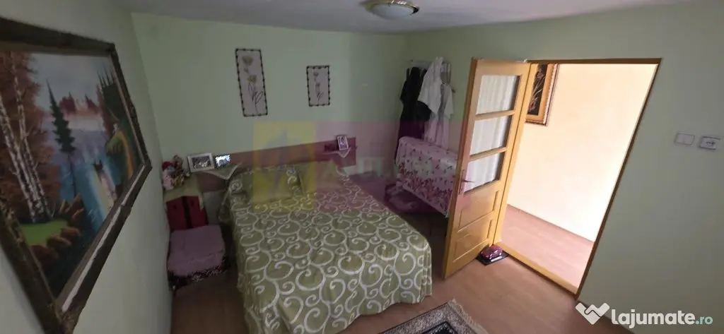 Casa de vanzare cu 3 camere in Poiana Campina