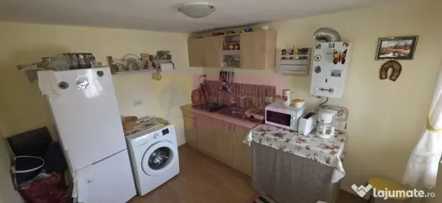 Casa de vanzare cu 3 camere in Poiana Campina