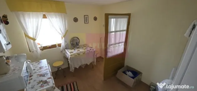 Casa de vanzare cu 3 camere in Poiana Campina