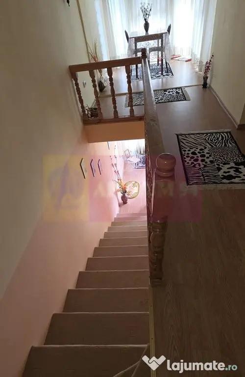 Casa de vanzare cu 3 camere in Poiana Campina