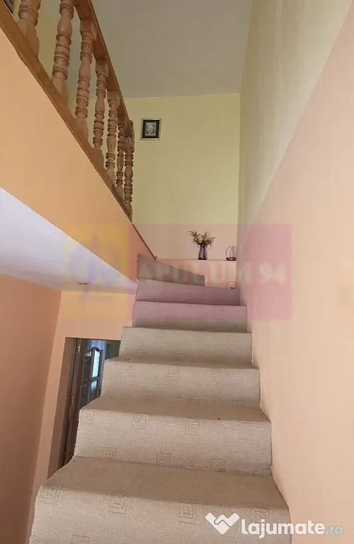 Casa de vanzare cu 3 camere in Poiana Campina