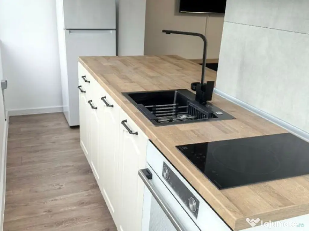 Apartament 3 camere- zona Boema