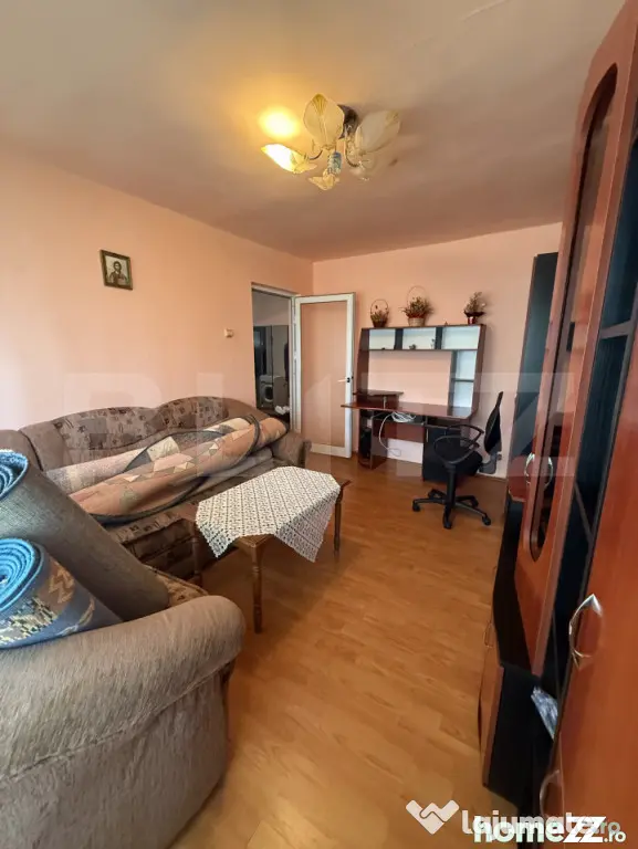 Apartament 2 camere decomandat, parter, Găești – zonă b