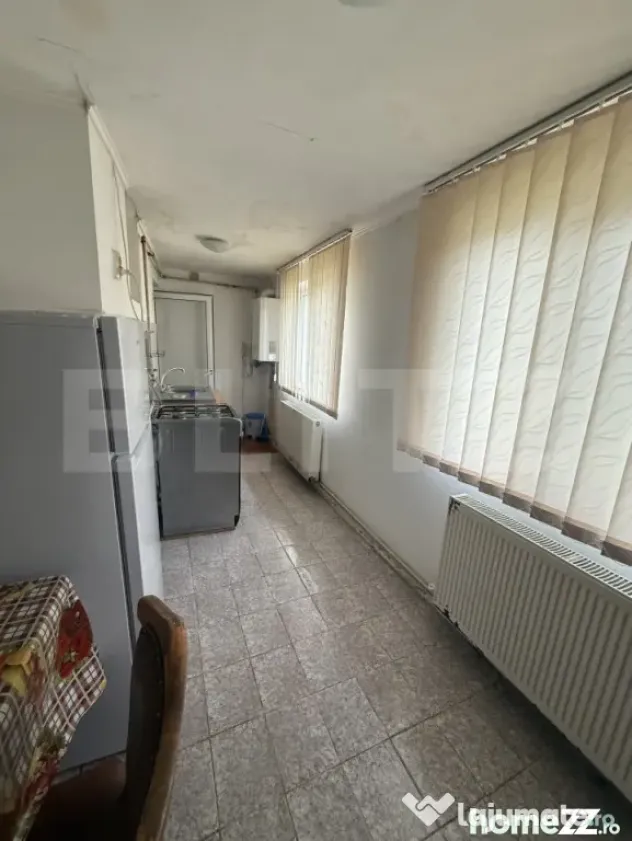Apartament 2 camere decomandat, parter, Găești – zonă b
