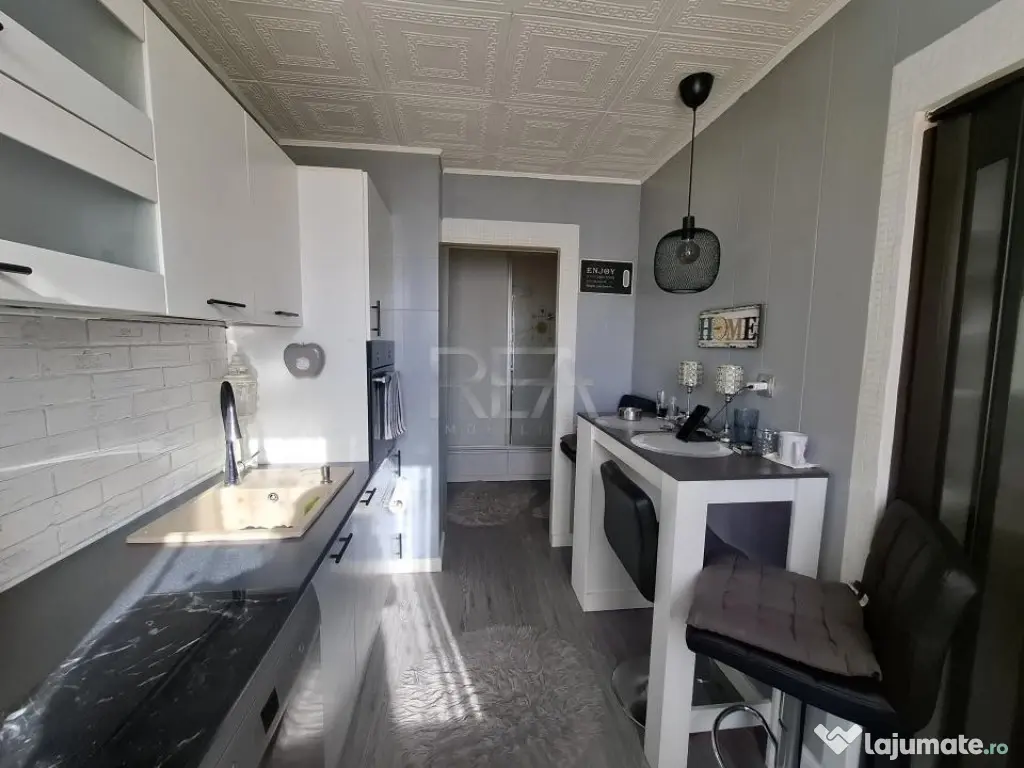 3 camere, et 3/4, renovat -Pacii/Gorjului