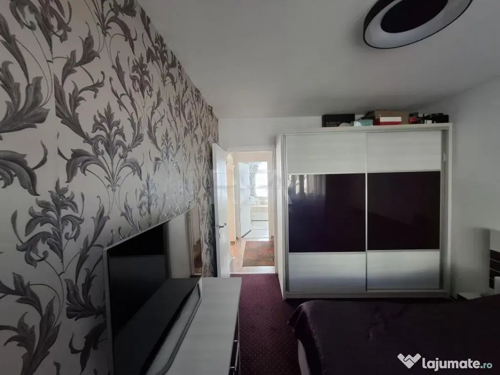 3 camere, et 3/4, renovat -Pacii/Gorjului