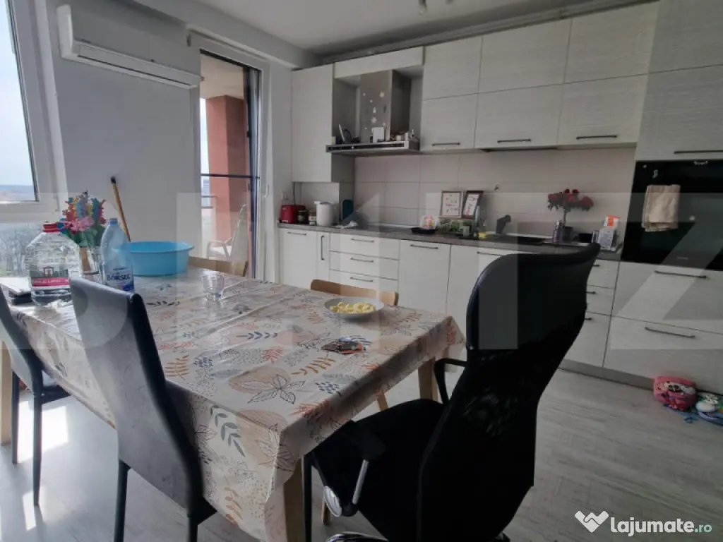 Apartament 3 camere, 2 balcoane, 58 mp, zona Soarelui