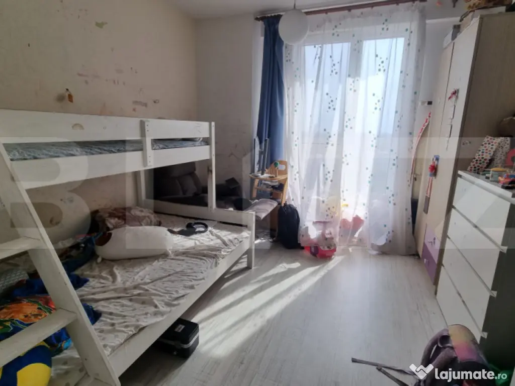 Apartament 3 camere, 2 balcoane, 58 mp, zona Soarelui