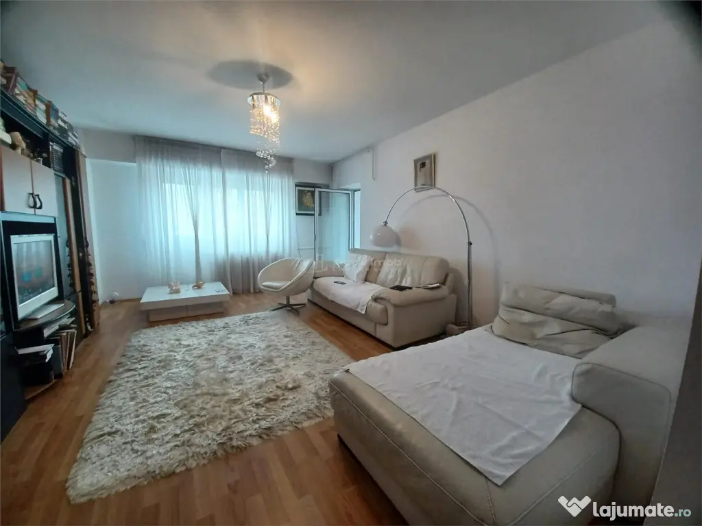 Apartament 3 camere-Calea C#259;l#259;ra#537;ilor