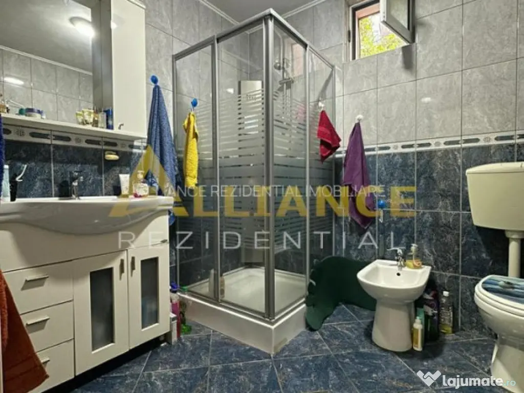 6 Camere - 3 Bai - 128mp utili Spatiu Comercial