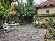 Casa Bartolomeu, pe doua nivele, stil deosebit, curte comuna 