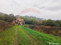 Casă la roșu de vânzare – 6.400 mp teren – Copalni... 