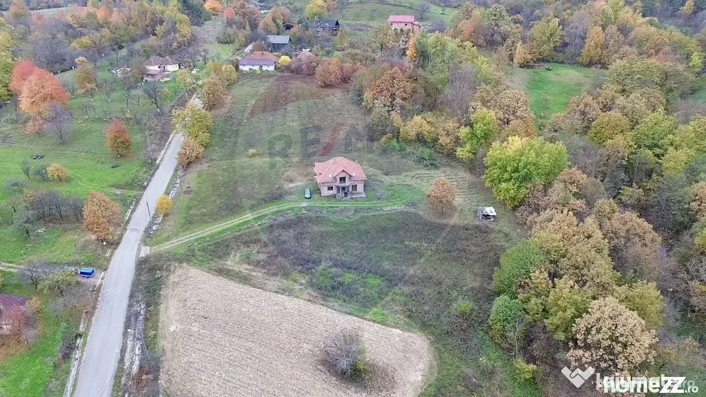 Casa noua de vanzare cu 6.400 mp teren in Copalnic Manastur