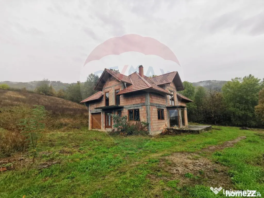 Casa noua de vanzare cu 6.400 mp teren in Copalnic Manastur
