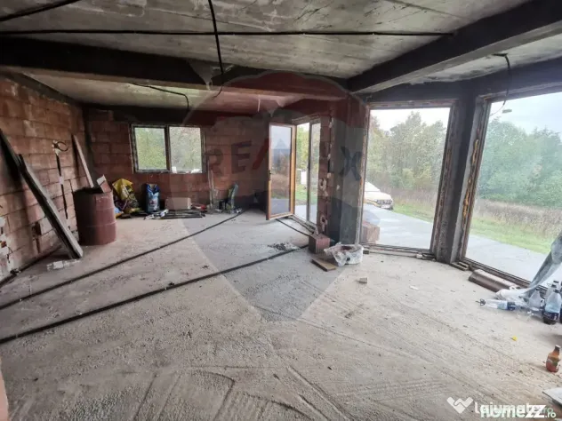Casa noua de vanzare cu 6.400 mp teren in Copalnic Manastur