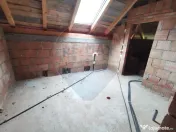 Casă la roșu de vânzare – 6.400 mp teren – Copalni... 