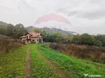 Casă la roșu de vânzare – 6.400 mp teren – Copalni...