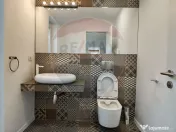 Casă / Vilă din perioada interbelică proaspăt renovată 