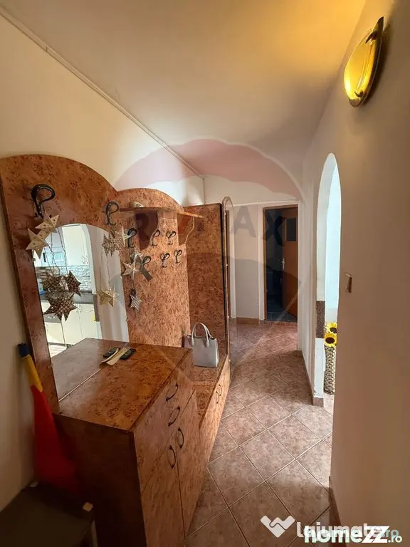 DE INCHIRIAT Apartament 2 camere cu garaj zona Europa