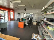 HALA DE VINZARE, INTR-O ZONA CU VAD COMERCIAL FOARTE BUN 