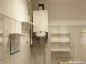 1. Garsonieră la parter – ideală pentru salon sau birour 