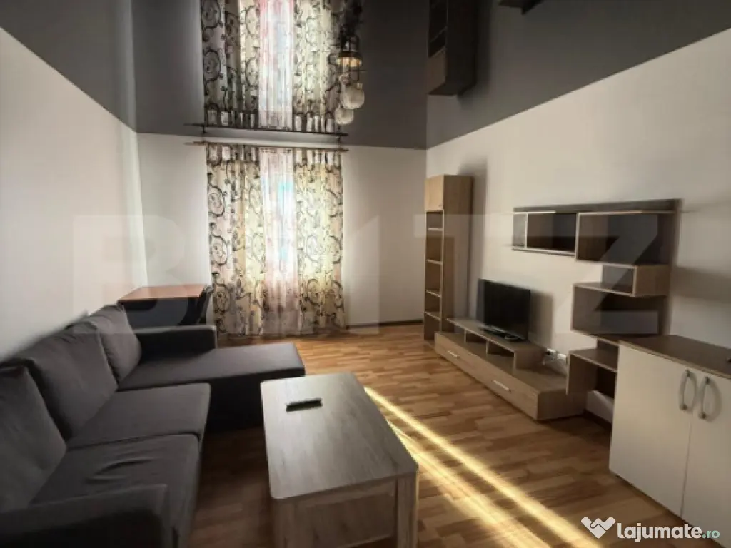 Apartament 2 camere, decomandat, Zona Piata Mare