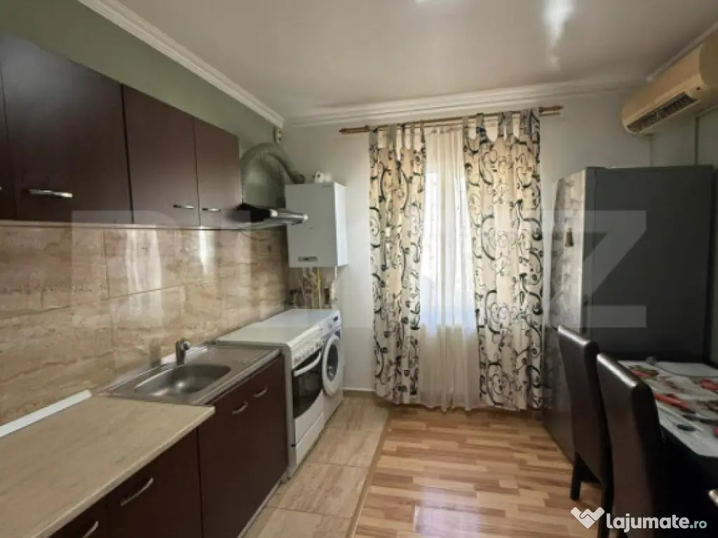 Apartament 2 camere, decomandat, Zona Piata Mare