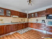 FILM! Resedinta cu identitate arhitecturala, 700mp teren, ga 