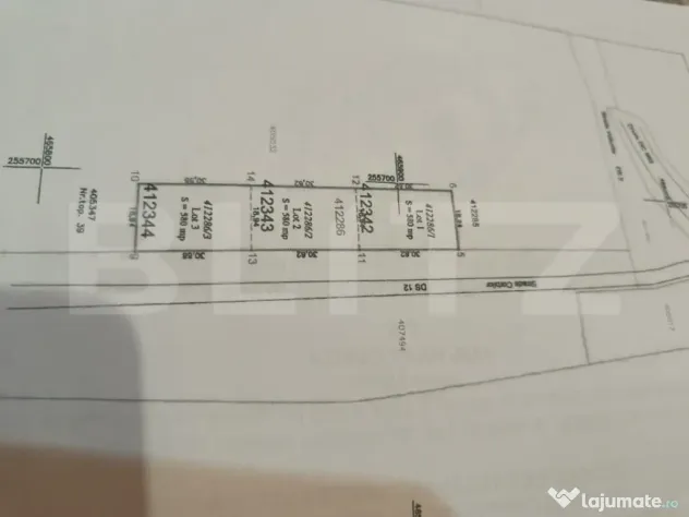 Teren intravilan de vanzare, cu 2 fronturi stradale in Heren