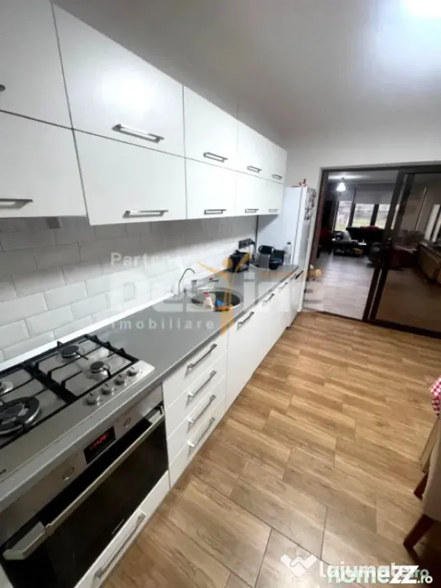 Casa 6 Camere in Paulesti