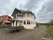 Vila pretabila Pensiune/Cresa/Azil Fermelor 300mp 415.000??