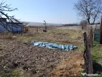 Teren intravilan cu tot cu casă 