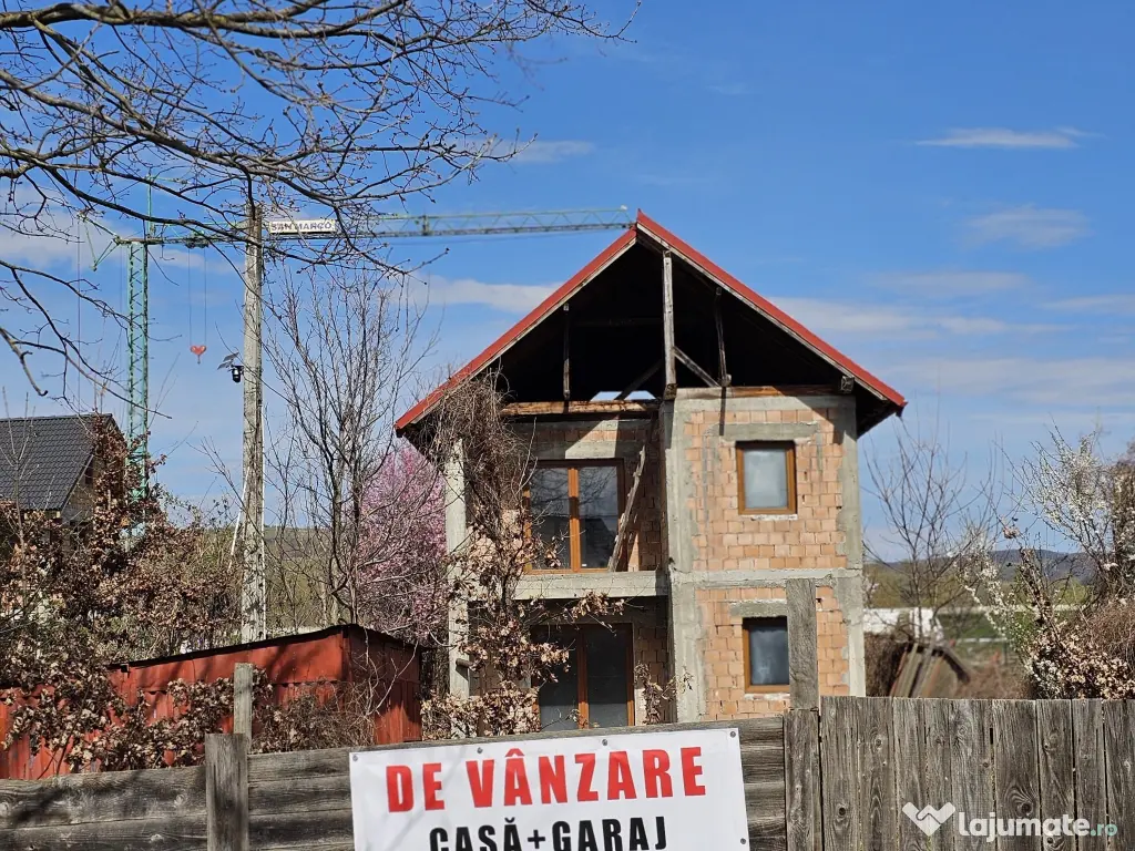Casă la gri + Garaj - Teren 1.700 mp Fagaras, pe strada Oltului