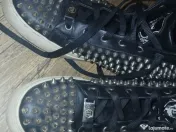 Adidasi bomba de vanzare 