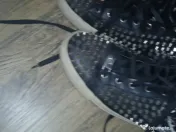 Adidasi bomba de vanzare 