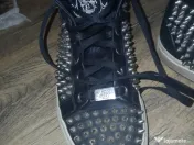 Adidasi bomba de vanzare 