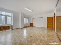 Apartament luminos de 5 camere de închiriat, etaj 1/4, gara