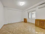 Apartament luminos de 5 camere de închiriat, etaj 1/4, gara 