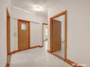 Apartament luminos de 5 camere de închiriat, etaj 1/4, gara 