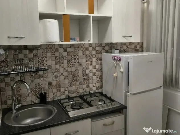 Aparatorii patriei turnu magurele etaj 1