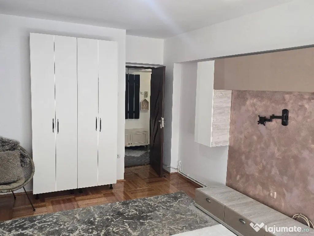 Vand apartament cu o camera in Deva, zona Marasti, etaj 1,