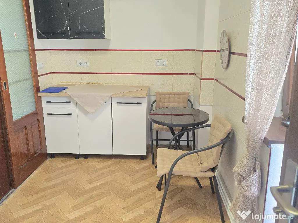 Vand apartament cu o camera in Deva, zona Marasti, etaj 1,